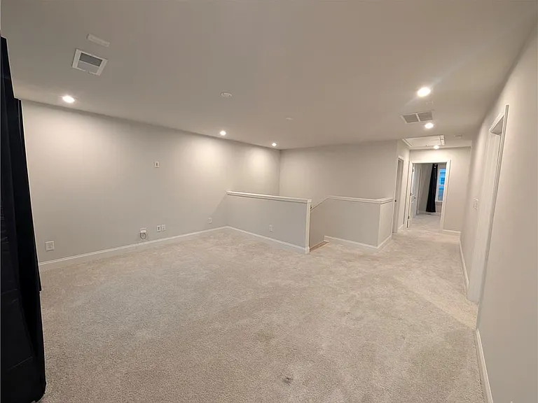 406 Riverclub Rd — Photo 32