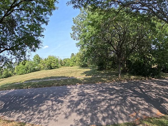 3rd image of 3932 18th St