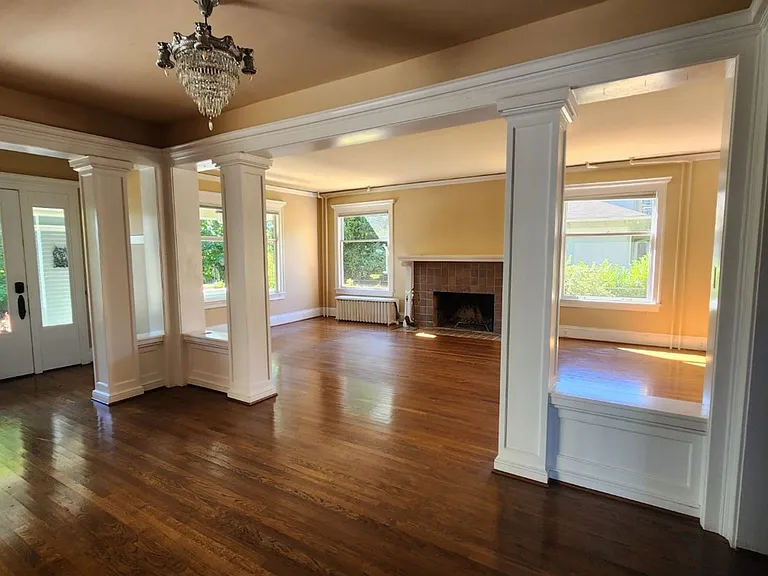 3316 Grand Ave — Photo 2