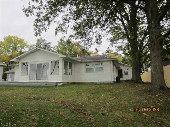 7939 E Riedmaier Dr, Lakeside Marblehead, OH 43440