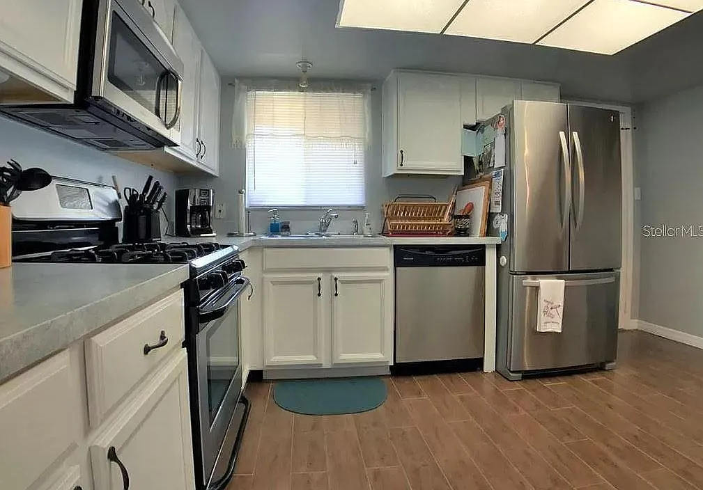 3 bed, 1414 sqft, $2,500 — Photo 2