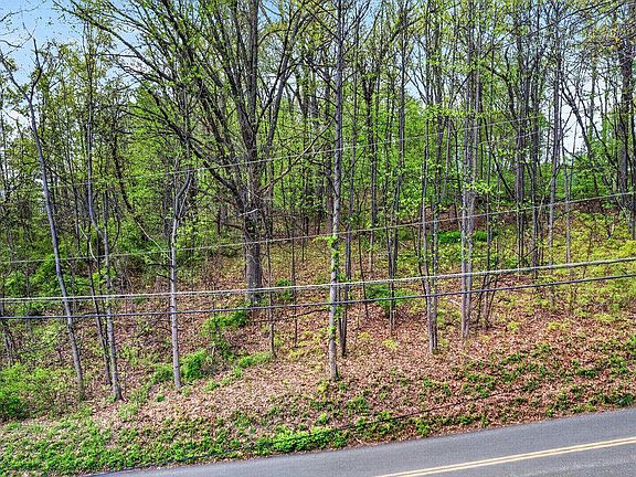2nd image of 184 Long Lane Rd