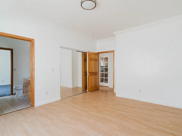 1626 N Alexandria Ave — Photo 18