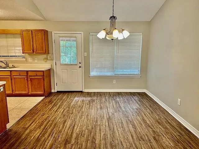 725 Copperfield Dr E — Photo 4