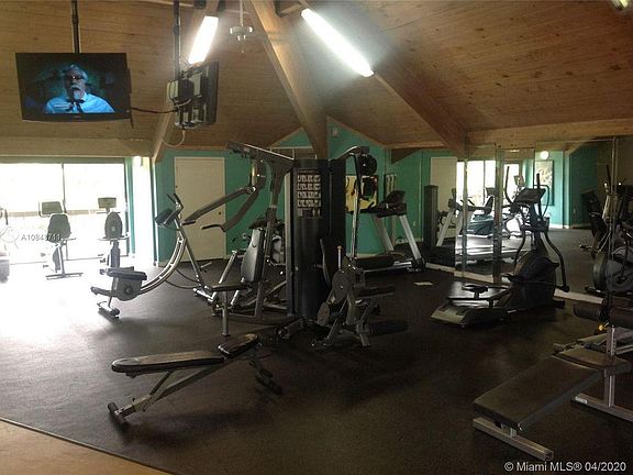 4th image of 1470 NE 123rd St APT 1108