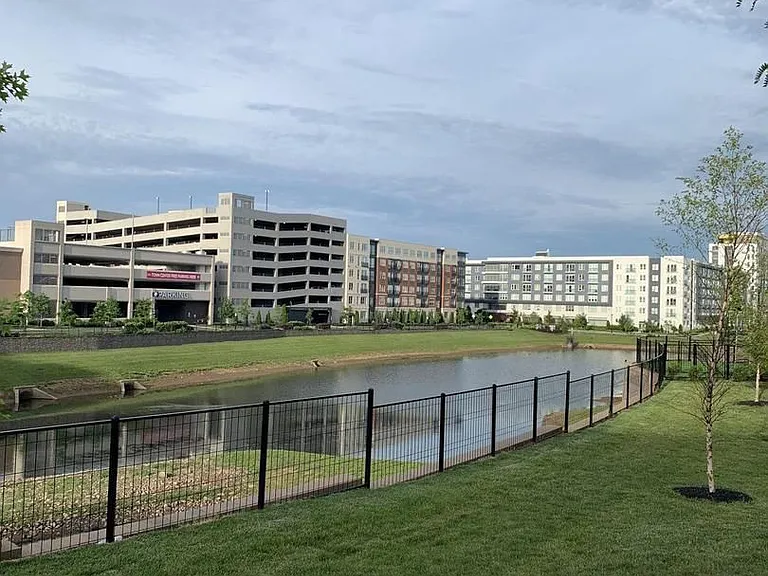 916 Lakeview Ct #36 — Photo 35