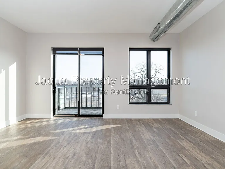 335 Center St #204 — Photo 14