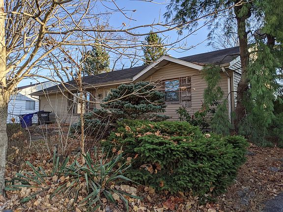3rd image of 1625 Gleneagles Dr