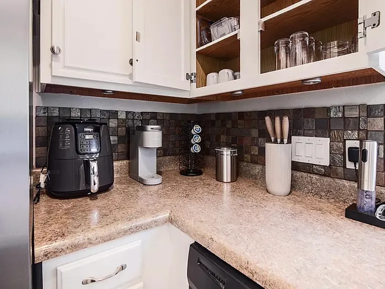 8319 Glen Canyon Dr — Photo 17
