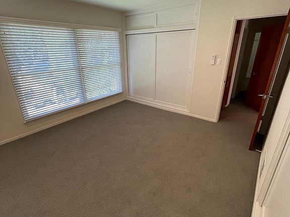 3rd image of 522 San Vicente Blvd #C