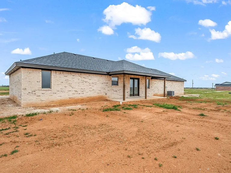 8907 N County Road 3200 — Photo 25