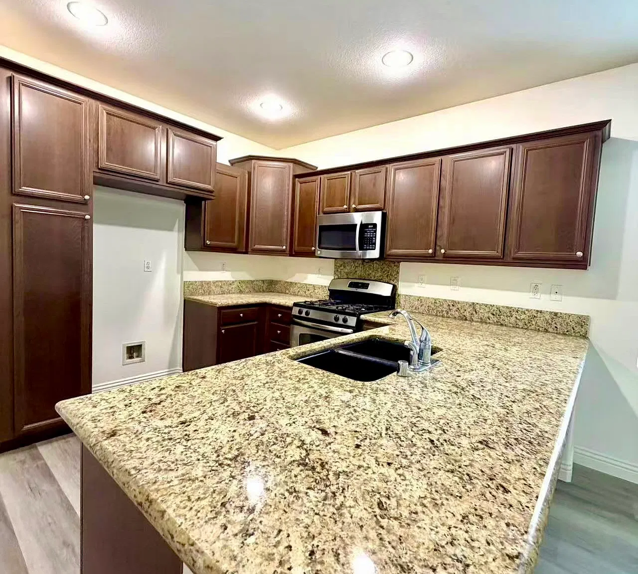 31917 Red Pine Way — Photo 3