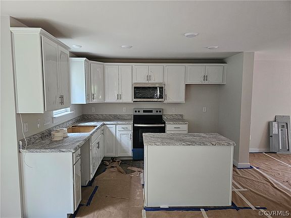 3rd image of 10007 Old Quarter Ln