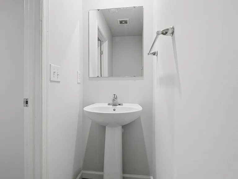 345 Campus Ln — Photo 7