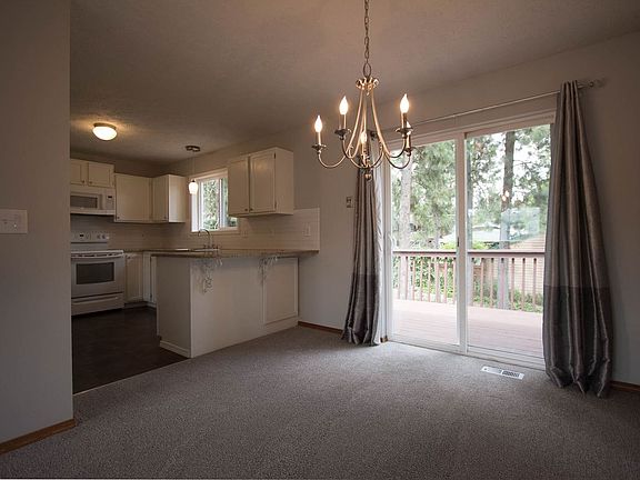 3rd image of 4011 E 33rd Ave