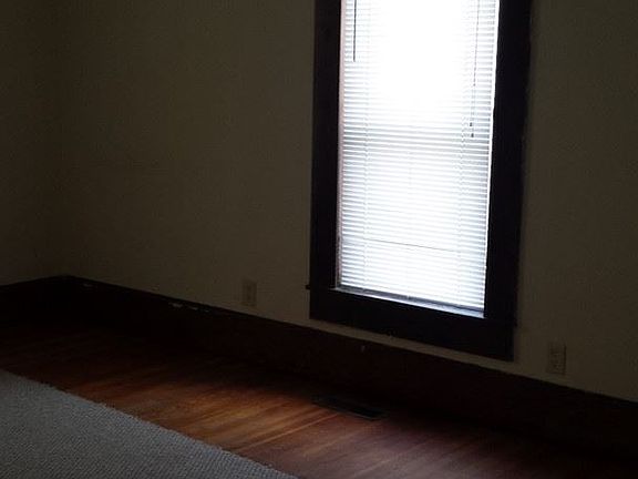 3rd image of 1043 N 9th St