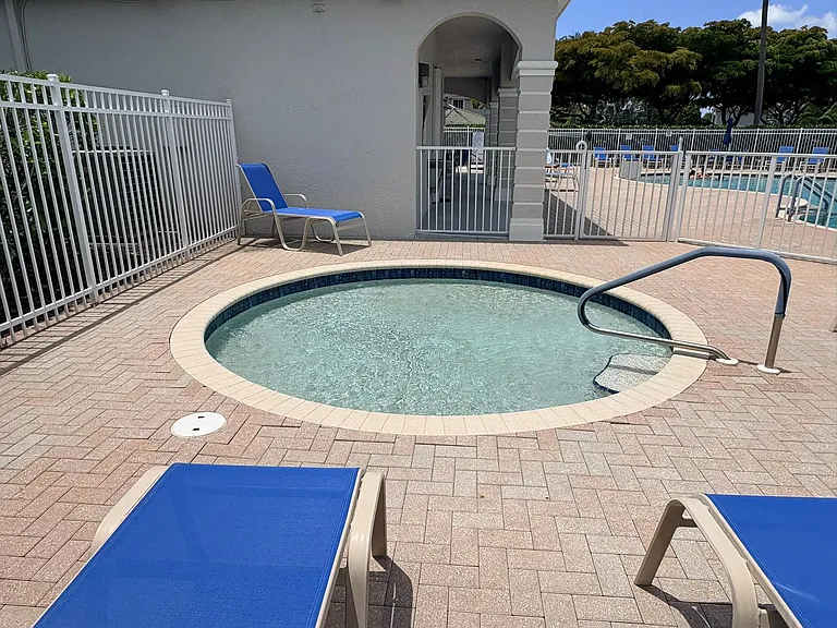 8162 Pacific Beach Dr — Photo 26