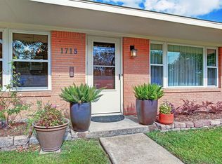 1715 Willowby Dr, Houston, TX 77008