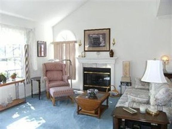 5th image of 31 Pond Dr #31