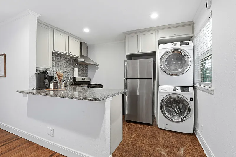 1 bed, 1.0 bath, 500 sqft, $1,300 — Photo 4