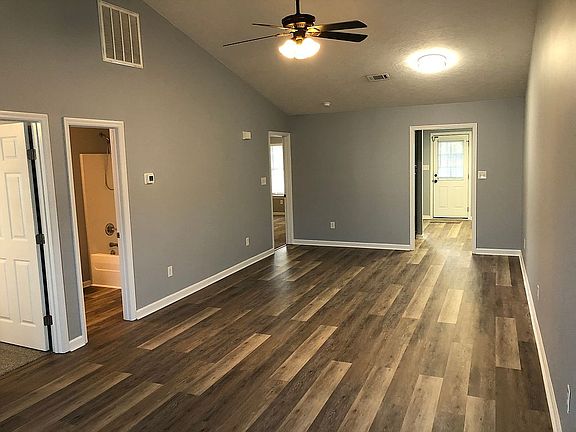LR/DR view towards Kitchen