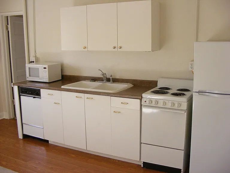 115 N Park St #10 — Photo 2