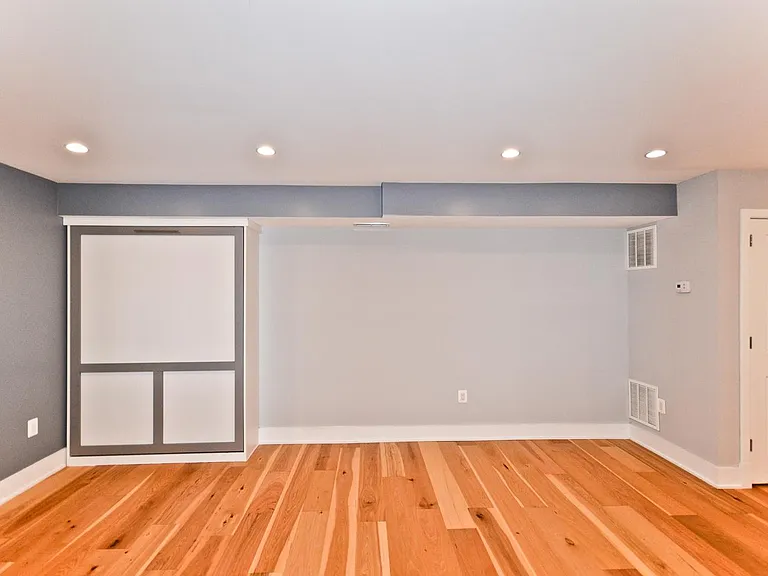 541 Quincy St NW #B — Photo 5