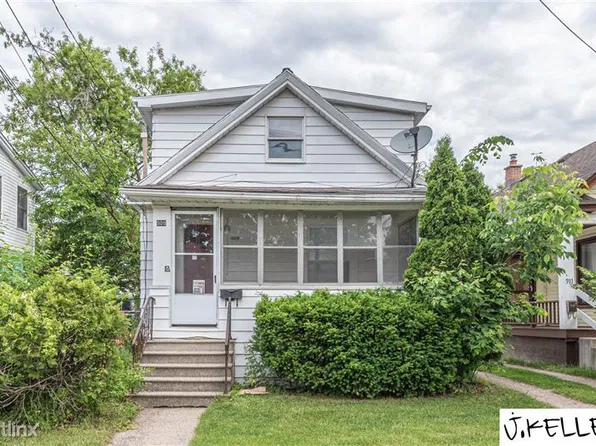 909 Woodlawn Ave, Ann Arbor, MI 48104