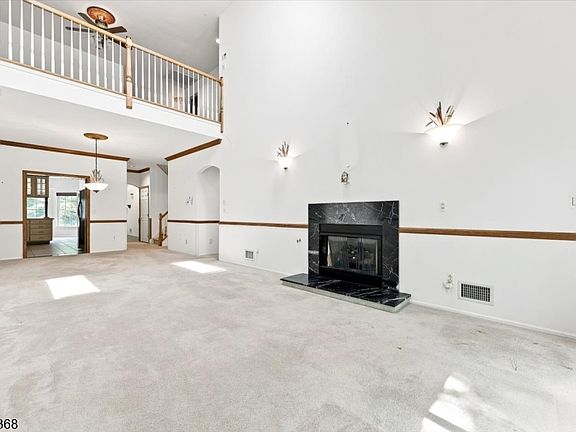 3rd image of 162 Richmond Rd