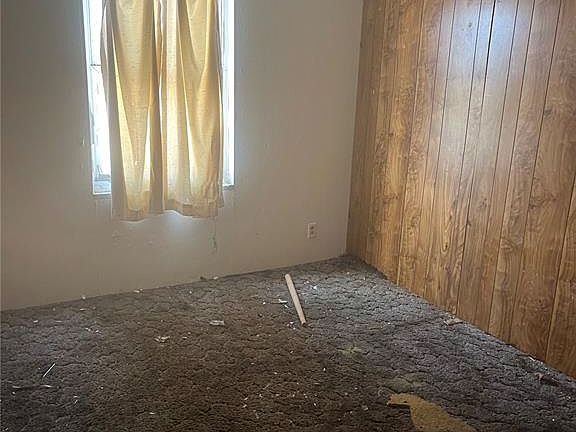 5th image of 935 Murcia St