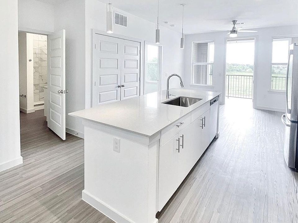 1st image of 4501 Silver Sage Dr
