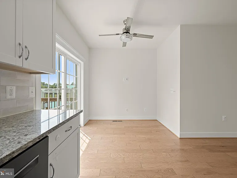 212 Upper Brook Ter — Photo 13