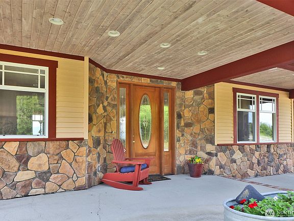 4th image of 18077 Fox Hollow Lane