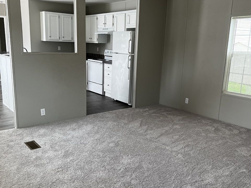 2nd image of 1421 Rushmore Blvd W
