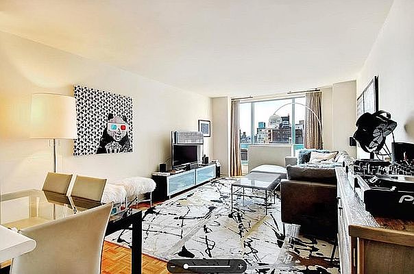1st image of 1 Irving Pl APT U17c