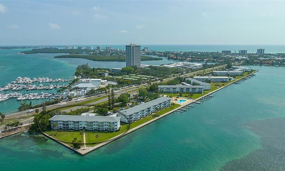 1st image of 777 JOHN RINGLING BOULEVARD #32