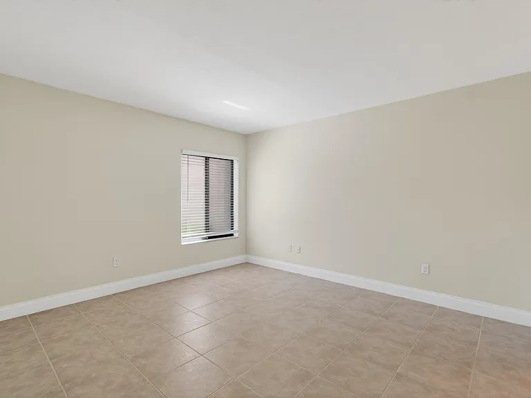 351 Club Cir #101 — Photo 33