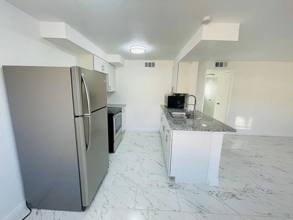 1st image of 245 W Philadelphia Ave #6