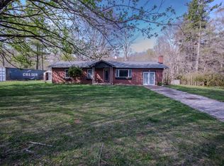 2235 White Oak Rd, Burnsville, NC 28714