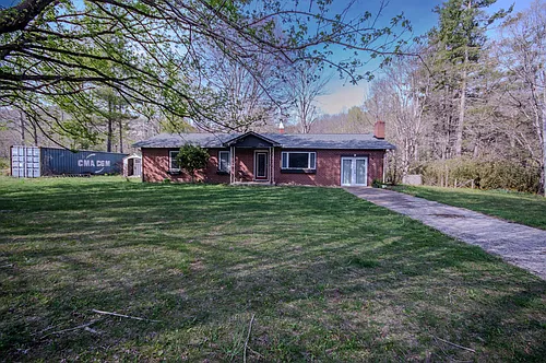 2235 White Oak Rd Photo 1