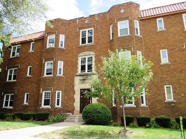 Radcliff Front Entryway on 38th St.
