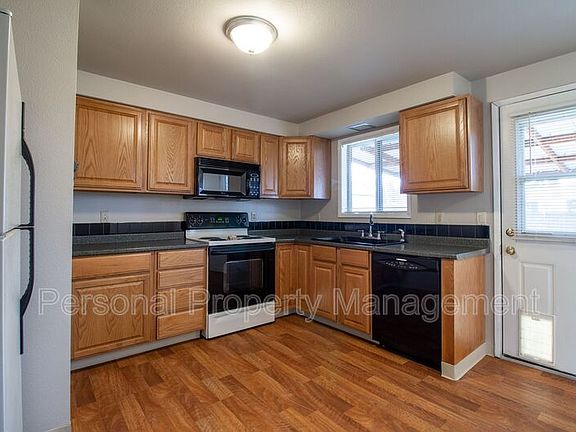4th image of 10907 NE 7th St