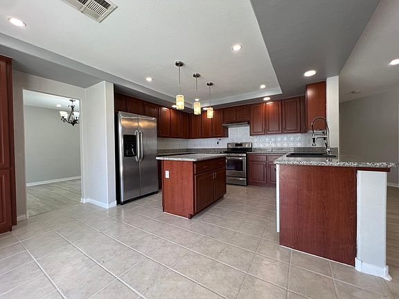 3rd image of 8305 Mountain Heather Ct
