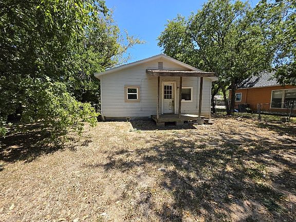 3rd image of 311 Elmo St