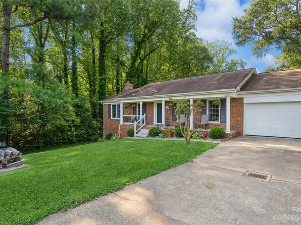 2440 23rd Avenue Pl NE, Hickory, NC 28601