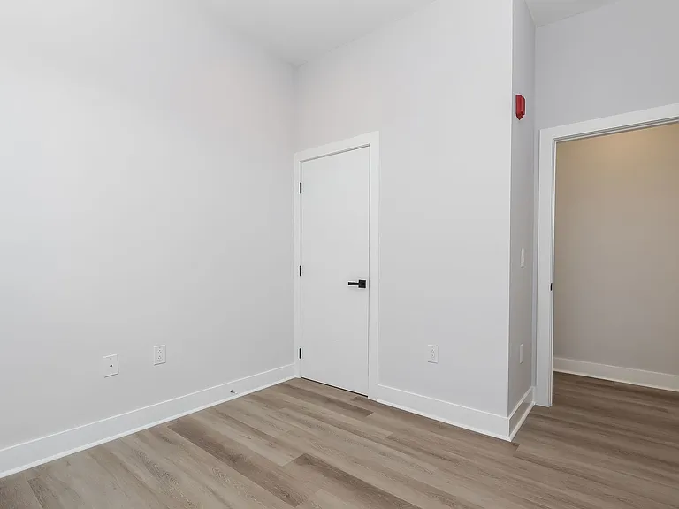 820 N 40th Street — Photo 31