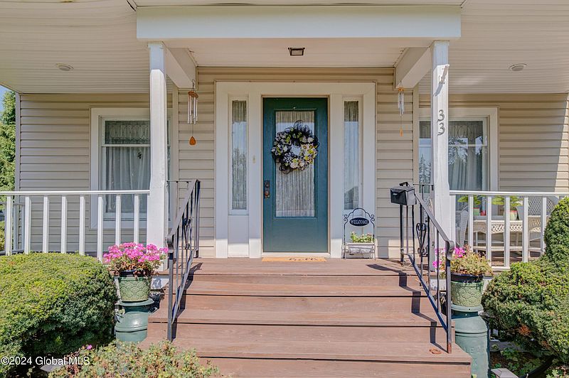 2nd image of 33 N Park Drive