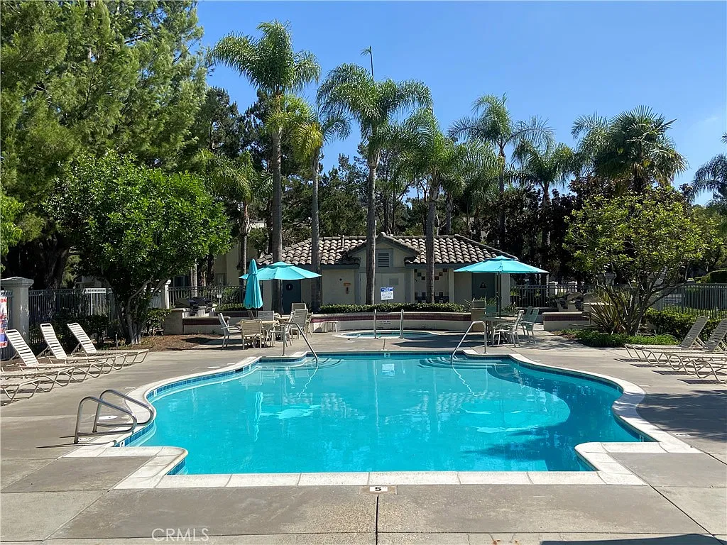 2 bed, 1162 sqft, $3,300 — Photo 3