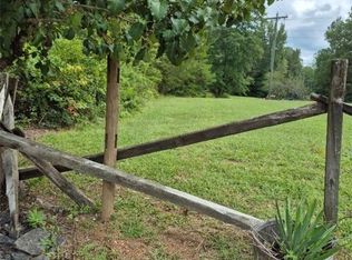 1586 Signboard Rd, Bumpass, VA 23024