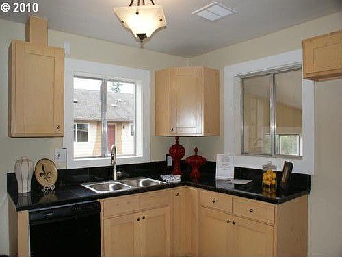 2nd image of 253 NE 6th Ave